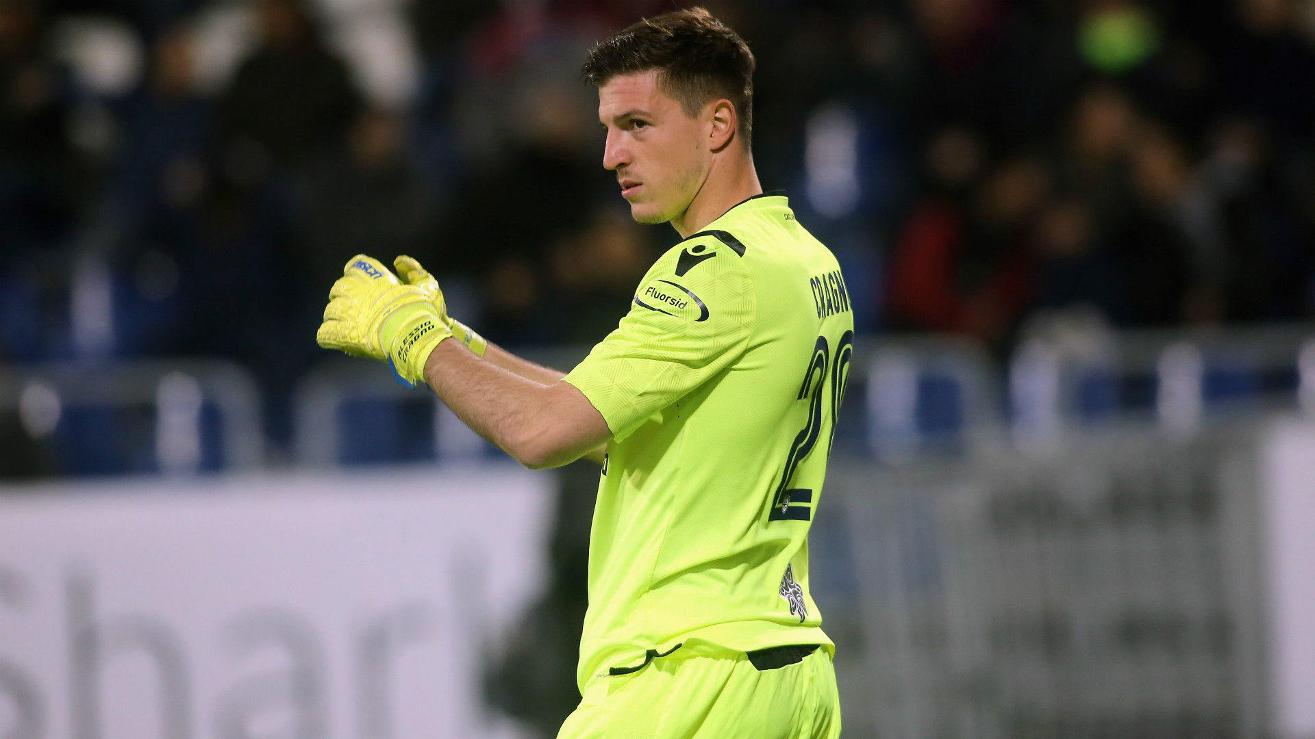 到赛场并带 到赛场并带